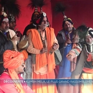 400 millions de pèlerins sont attendus sur les rives du Gange, durant 6 semaines, pour le rituel de la Kumbh Mela, une tradition hindoue hors normes.