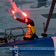 Après avoir terminé deuxième en 2021, Charlie Dalin a remporté son premier Vendée Globe après un périple exemplaire autour du monde en un temps record de 64 jours et 19 heures. Il a coupé la ligne d'arrivée à 08h24 au large des Sables-d'Olonne, en Vendée.