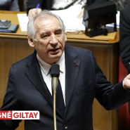 bayrou-signe-giltay