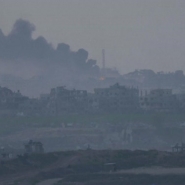 Le cabinet de sécurité israélien a donné son feu vert à un accord de cessez-le-feu avec le Hamas, qui entrera en vigueur dimanche. Malgré cela, les frappes israéliennes continuent, causant 88 victimes en 24 heures selon le ministère de la Santé du Hamas.