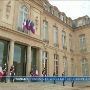 Les principaux pays européens discutent de leur défense et de l'aide à l'Ukraine. La Belgique ne fait pas partie de cette réunion, tout comme les Etats-Unis. Preuve d'un changement d'état d'esprit en Europe sur les questions de défense.