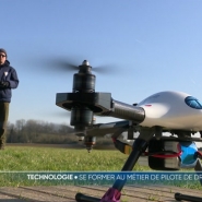 Le secteur de la construction, avec 14 000 emplois vacants, recherche des opérateurs de drones. Ces appareils permettent de prendre des mesures et d'accéder à des zones difficiles sur les chantiers, offrant ainsi un métier d’avenir en pleine expansion.