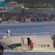 Crash d'avion à Toronto: les victimes vont être indemnisées par la compagnie aérienne 