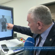 Ce scanner vise les passeurs de drogue. Il complète une batterie de tests pour vérifier s'ils en ont ingéré. Il permettra d'être plus efficace dans la lutte contre le narco-trafic.