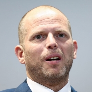 Accord sur un cessez-le-feu en Ukraine: cela change-t-il la volonté de notre pays d'investir dans l'armée belge? 