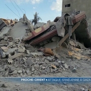 L'armée israélienne a mené des frappes aériennes meurtrières sur la Bande de Gaza. Les plus lourdes depuis la trêve instaurée il y a tout juste 2 mois. Elles ont fait 413 morts, et fait voler en éclats le cessez-le-feu. Israël exige la libération de tous les otages encore détenus par le Hamas.