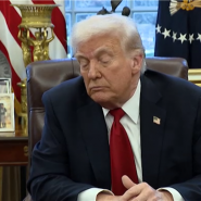 Alors que son vice-président JD Vance se rend au Groenland, Trump a réitéré sa volonté de prendre possession de l'île. Il a exprimé le besoin de contrôler l'île danoise pour des questions de sécurité internationale.