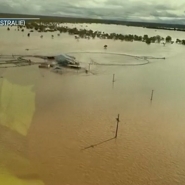 Des intempéries ont causé de lourds dégâts, avec une zone de la taille de la France submergée par des pluies diluviennes. Bien que la région soit peu peuplée, 100 000 têtes de bétail ont péri noyées et 4 000 kilomètres de routes sont inondés.
