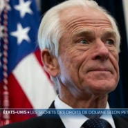 Donald Trump ne travaille pas seul. Dans l’ombre, un homme tire les ficelles : Peter Navarro. Architecte des mesures les plus hostiles à Pékin, il a hérité d'un surnom évocateur : Monsieur droits-de-douane. Mais qui est donc ce fidèle conseiller, aujourd'hui au cœur d'une polémique ?