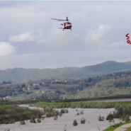 Les corps de deux personnes portées disparues lors d'une vague d'intempéries ayant frappé le nord de l'Italie ont été retrouvés vendredi, ont annoncé les pompiers, ce qui fait monter le bilan à trois morts.