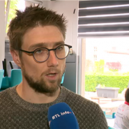 Un adolescent belge de 16 ans est mort vendredi soir après s’être jeté sous une rame de métro à Paris, alors qu’il était en voyage scolaire. Dans son école, un accompagnement psychologique se met en place.