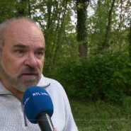 Dès septembre 2026, un test CLÉ (Calculer, Lire, Écrire) sera instauré pour évaluer les compétences de base des élèves de 4e primaire. Les syndicats critiquent cette mesure, craignant qu'elle crée des filtres et des inégalités sans résoudre les problèmes fondamentaux de l'enseignement.