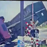 Un camion arrache une caténaire à hauteur d'un passage à niveau de Grand-Bigard dans le Brabant flamand