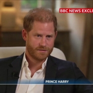 Le prince Harry souhaite renouer avec sa famille royale, malgré de fortes tensions persistantes depuis 2020. Cette déclaration à la BBC intervient alors que la justice britannique lui retire sa protection policière, soulevant des doutes sur ses véritables intentions.