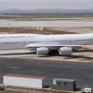 Un luxueux Boeing 747 offert par le Qatar à l’usage de Donald Trump agite les États-Unis : un cadeau à 400 millions qui soulève des soupçons de conflit d’intérêts et de légalité constitutionnelle à l’approche d’un voyage au Moyen-Orient.