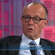 Le chancelier allemand Friedrich Merz a présenté une nouvelle doctrine internationale. Il a demandé de lever toutes les limites sur les armes fournies à l'Ukraine. Il a aussi critiqué l’offensive israélienne à Gaza et menacé de retirer son soutien au gouvernement.