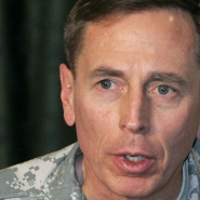David Petraeus lors d’une visite en Irak, 13 December 2007.