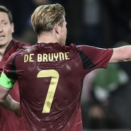 Hans Vanaken et Kevin De Bruyne contre l’Ukraine.