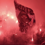 Les fans du PSG au Parc des Princes pour célébrer le titre en Ligue des Champions.