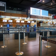 Bureaux de check-in de l’aéroport de Charleroi un jour de grève