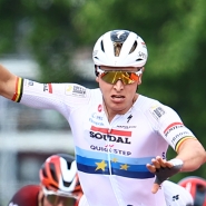 Belgian Tim Merlier of Soudal Quick-Step celebrates as he crosses the finish line of stage 5, the last stage of the Baloise Belgium Tour cycling race, from and to Brussels (183,2 km), Sunday 22 June 2025. The Baloise Belgium Tour takes place from 18 to 22 June.
BELGA PHOTO DAVID PINTENS