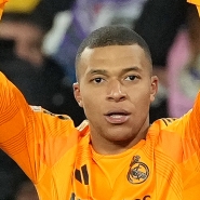 Mbappé_Boobe.jpg
