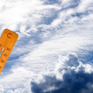 AdobeStock_627552919.jpeg heat wave, mother punishes her
