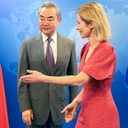Wang Yi et Kaja Kallas.