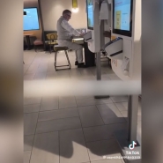 Le prince Laurent au Mc Do