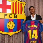 Photo officielle de Marcus Rashford avec le maillot du FC Barcelone
