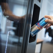 Une cannette de Red Bull, n°1 mondial des boissons énergisantes, déjà disponible en distributeur en 2012 à Bruxelles