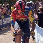 Lidl-Trek's Czech rider Mathias Vacek rides on a gravel section during the 9th stage of the 108th Giro d'Italia cycling race in Colle Pinzuto near Siena, on May 18, 2025. Marco Alpozzi / POOL / AFP