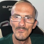 Mort-en-direct-sur-Twitch-du-streamer-Jean-Pormanove-a-46-ans-les-internautes-accusent-ses-amis-de-maltraitance (1).jpg