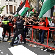 CYCLING-ESP-VUELTA-PALESTINIAN-DEMO-G1MR5J3S0.1.jpg