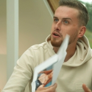 WD ADLP EXTRAIT 2.00_00_13_24.Still001.jpg