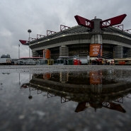 Stade de San Siro à Milan, symbole du problème de vétusté des stades italiens