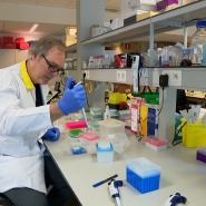 Vaccin Cancer LL GBU.01_42_45_08.Still001.jpg