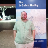 Thimothée oublié sur cette aire d’autoroute