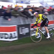 van aert crevaison.jpg