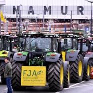 Namur tracteurs agriculteurs.jpg