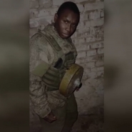 Un homme africain, désigné bombe humaine par l’armée russe