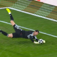 Thibaut Courtois a encore sorti un bel arrêt en Ligue des Champions.