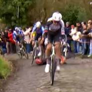 Mathieu van der Poel a sorti l’un des gestes du jour.