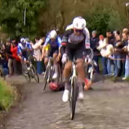 Mathieu van der Poel a sorti l’un des gestes du jour.