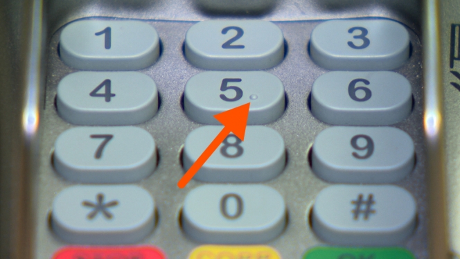 terminaux bancaires anciens avec touches