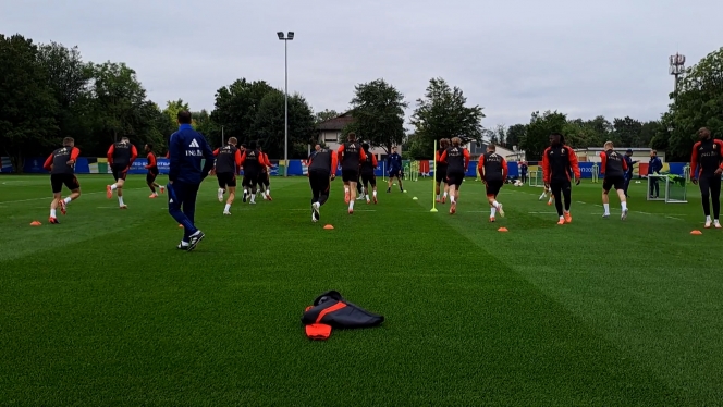training_van_de_rode_duivels_in_voorbereiding_op_hun_eerste_match_tijdens_ek_voetbal