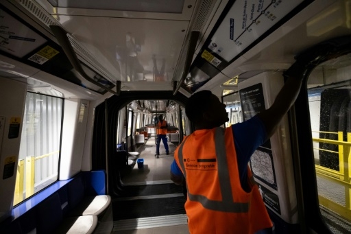 Dans les coulisses du grand lessivage du métro, défi du quotidien décuplé pour les JO