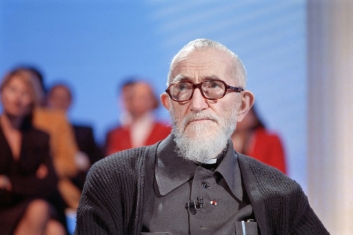 Abbé Pierre: un silence nourri par son statut d'icône?