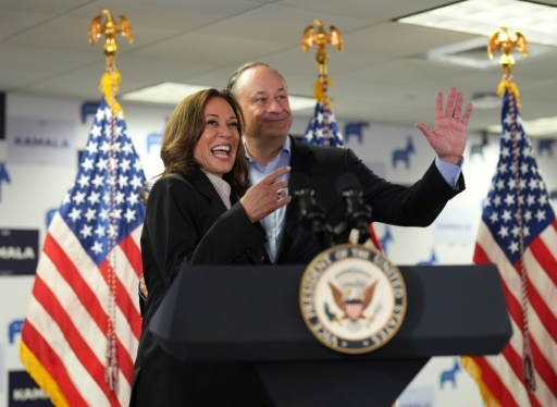 Kamala Harris, soutenue par les démocrates, se lance en campagne en attaquant Trump
