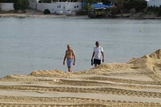 Tunisie: les plages, fleurons du tourisme, menacées par une érosion côtière accélérée